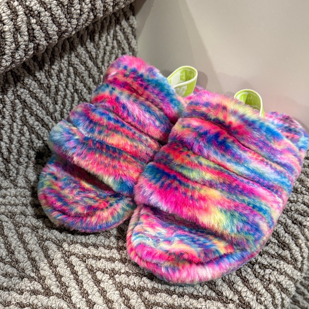 UGG Kids' Fluff Yeah Pixelate slippers size 3Y - Picture 2 of 6